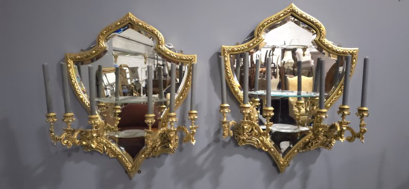 Outstanding Large Pair Large Gilt Girondoles