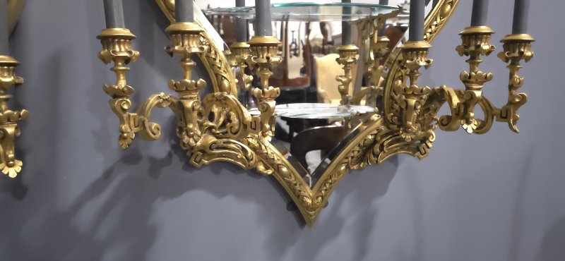 Outstanding Large Pair Large Gilt Girondoles