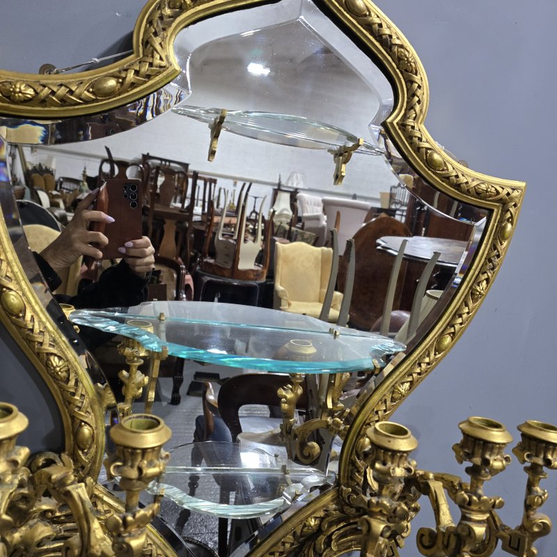 Outstanding Large Pair Large Gilt Girondoles