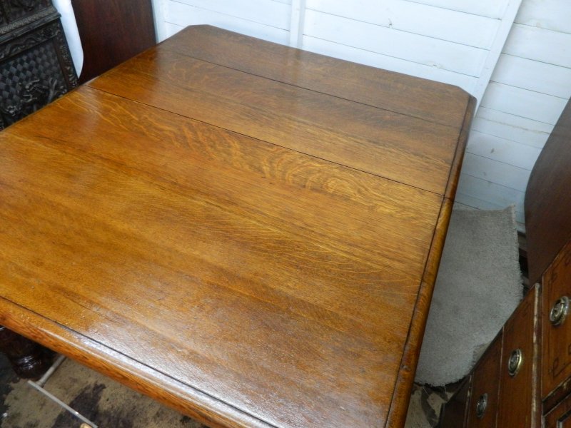 Solid Oak Wind Out Extending Table
