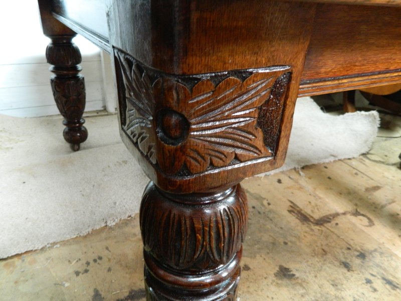 Solid Oak Wind Out Extending Table