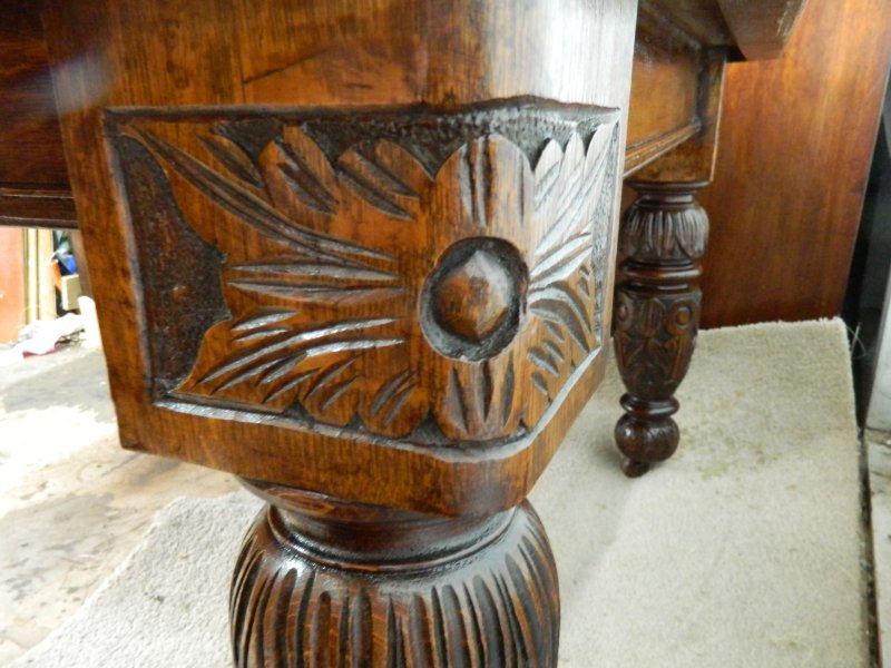 Solid Oak Wind Out Extending Table