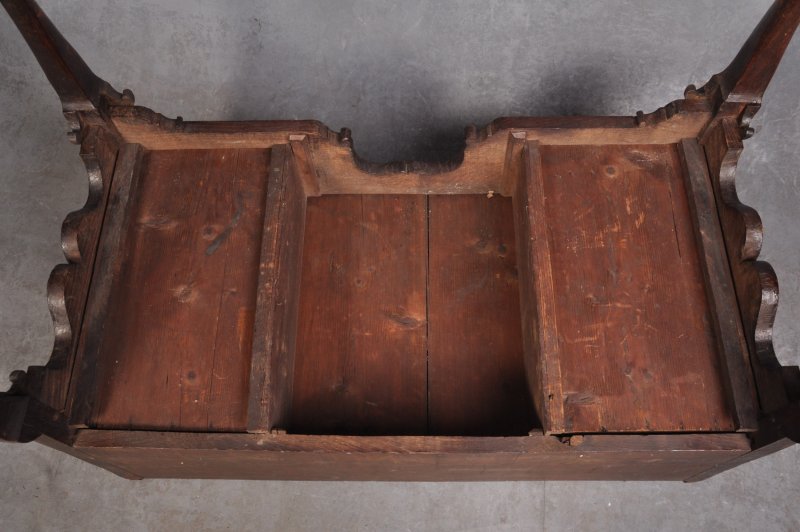 Early 18th Century Oak Chest On Stand