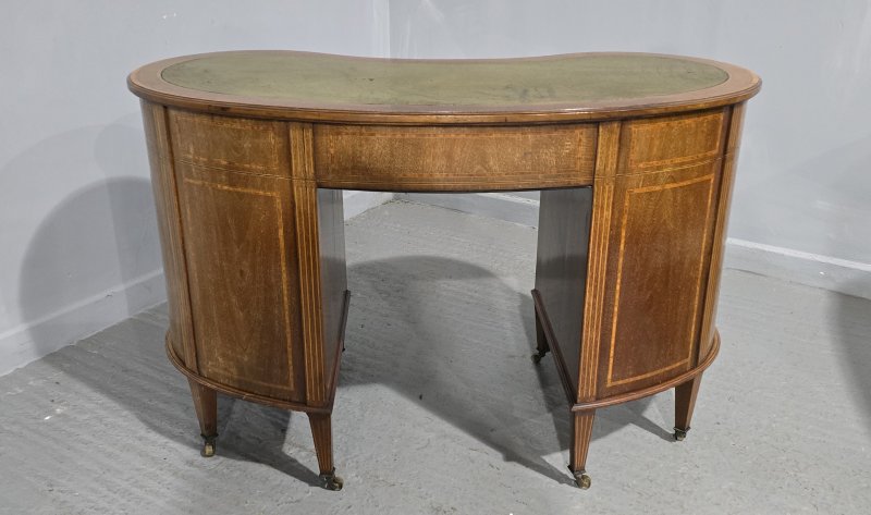 Super Kidney Shaped Mahogany Desk