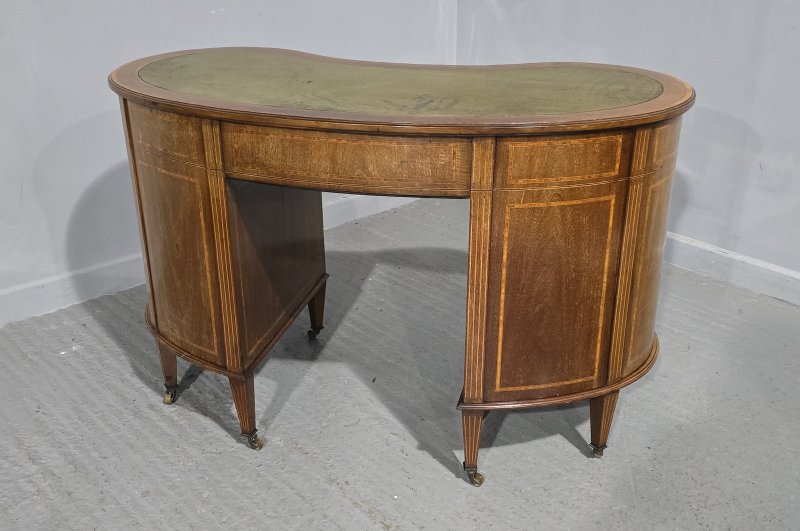 Super Kidney Shaped Mahogany Desk
