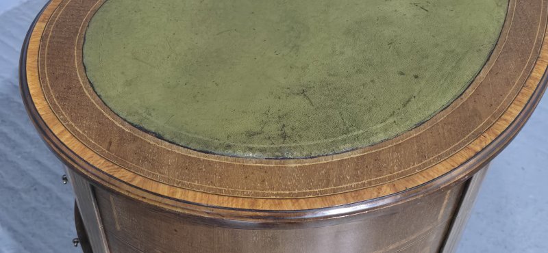 Super Kidney Shaped Mahogany Desk