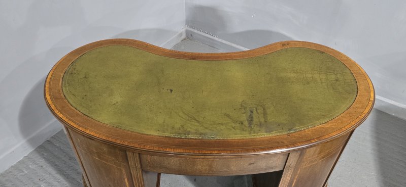 Super Kidney Shaped Mahogany Desk
