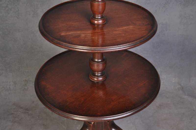 Fine 18th Century Dumb Waiter