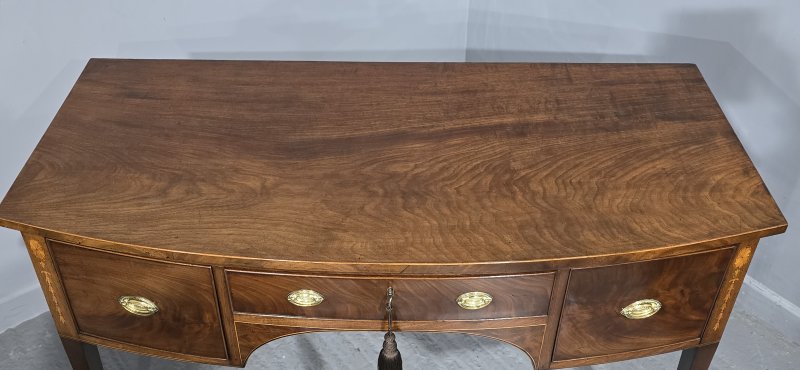 Georgian Mahogany Sideboard of Small Proportions
