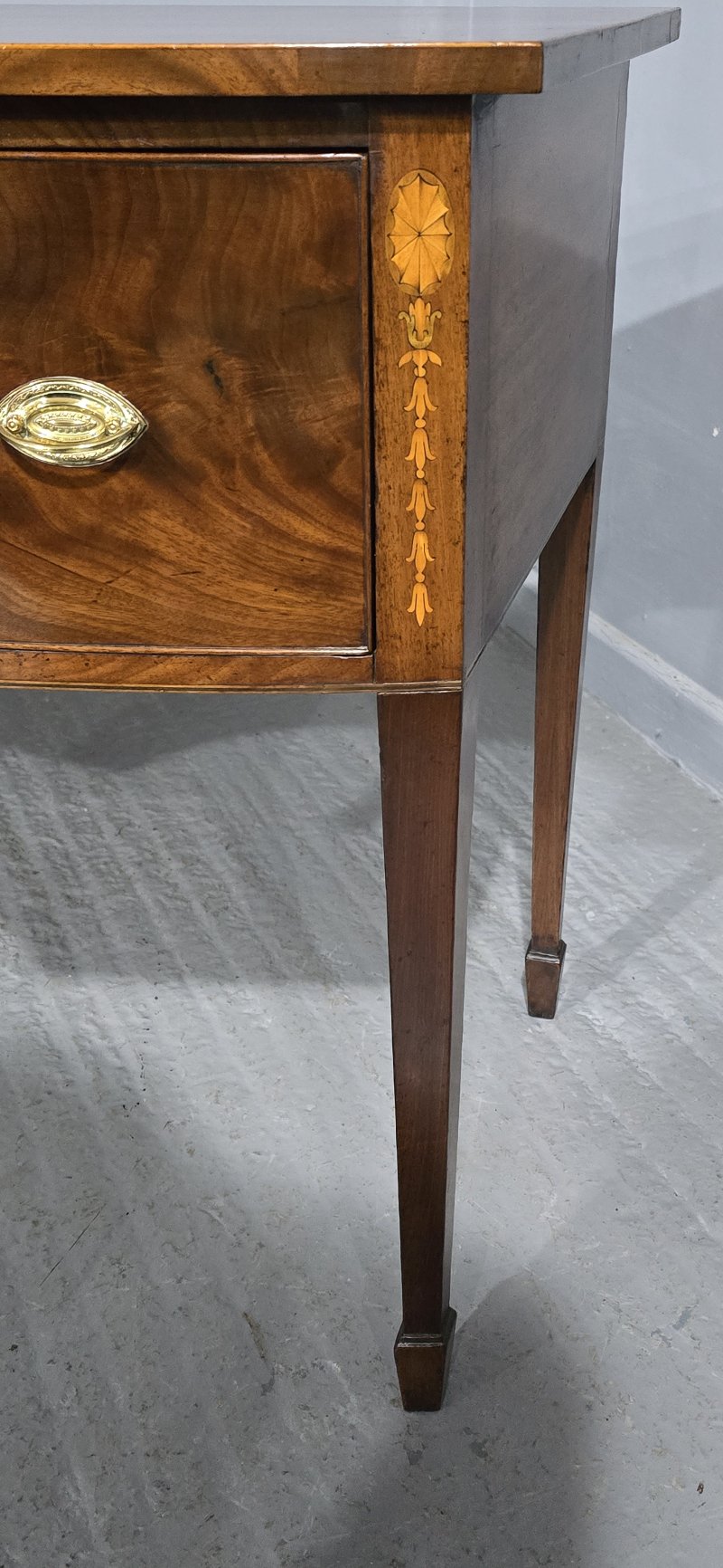 Georgian Mahogany Sideboard of Small Proportions