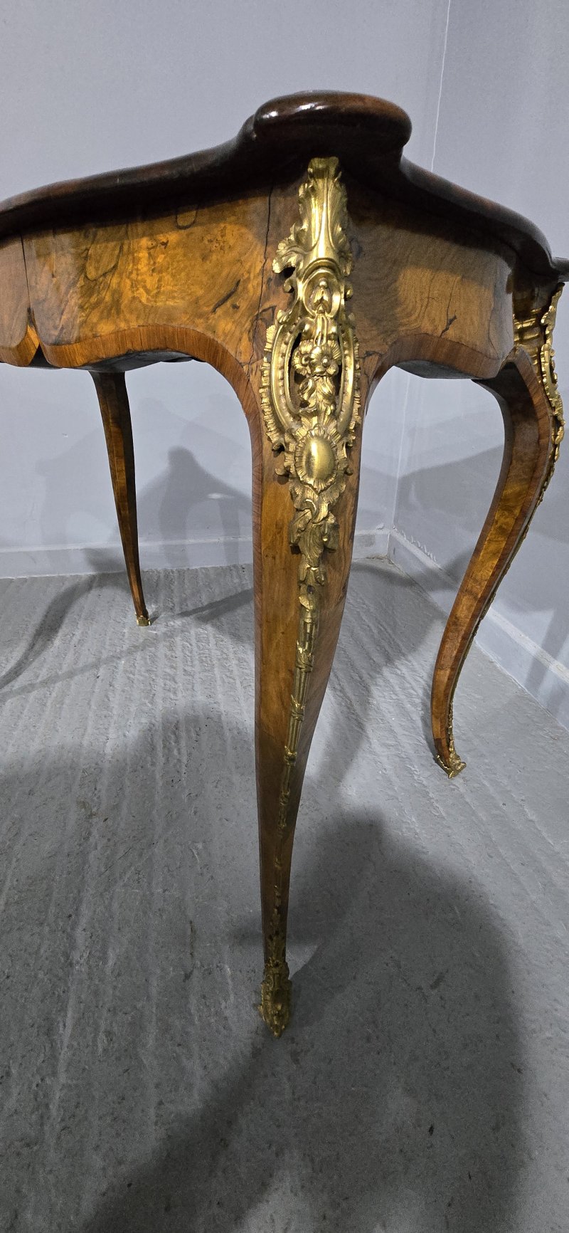 Fine French Burr Walnut Bureau Platt Desk