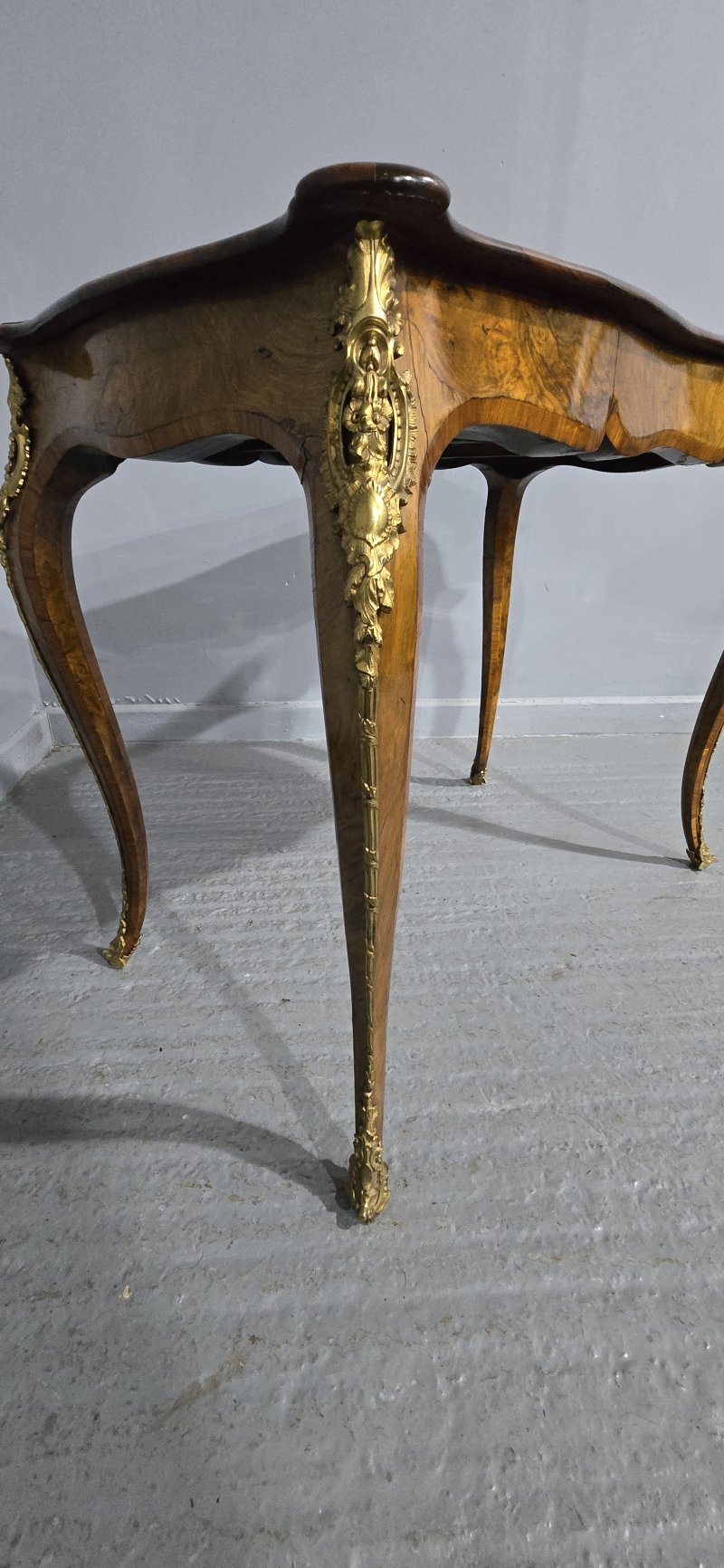 Fine French Burr Walnut Bureau Platt Desk