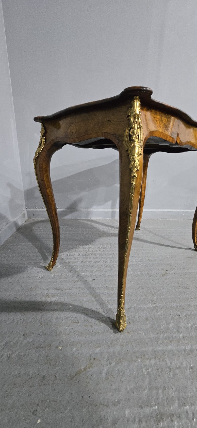 Fine French Burr Walnut Bureau Platt Desk