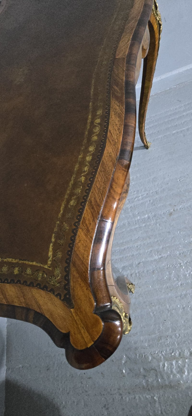 Fine French Burr Walnut Bureau Platt Desk