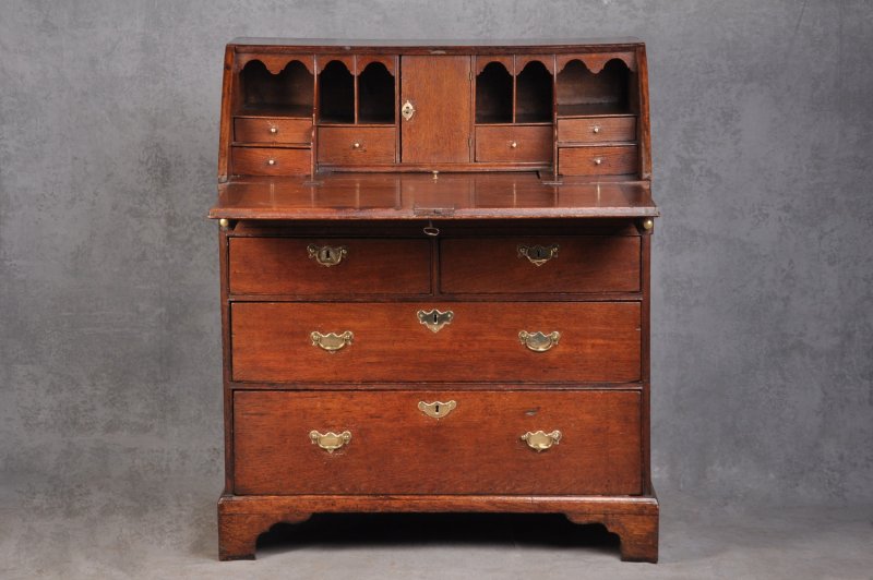 Early 18th Century Oak Bureau