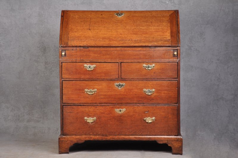 Early 18th Century Oak Bureau