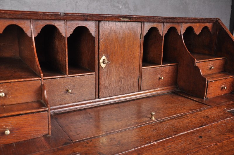 Early 18th Century Oak Bureau