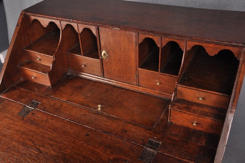 Early 18th Century Oak Bureau
