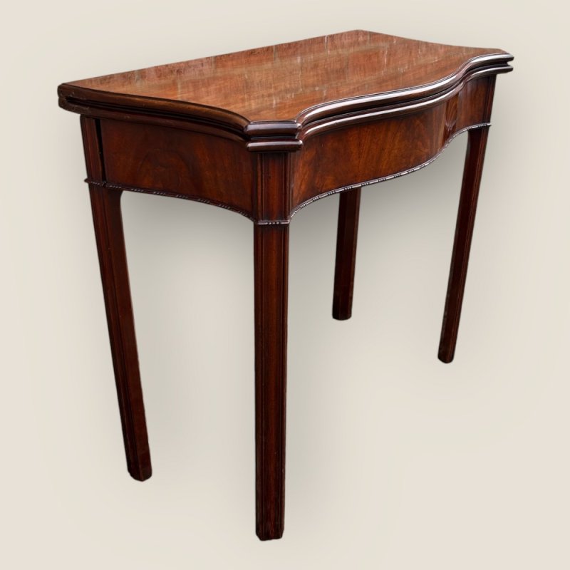 Antique Georgian 1780 Mahogany Serpentine Fronted Card Table With Green Baize