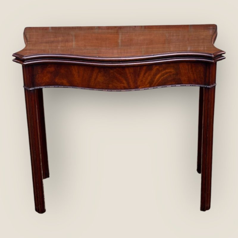 Antique Georgian 1780 Mahogany Serpentine Fronted Card Table With Green Baize