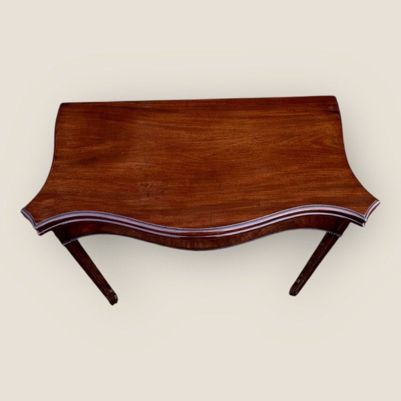 Antique Georgian 1780 Mahogany Serpentine Fronted Card Table With Green Baize