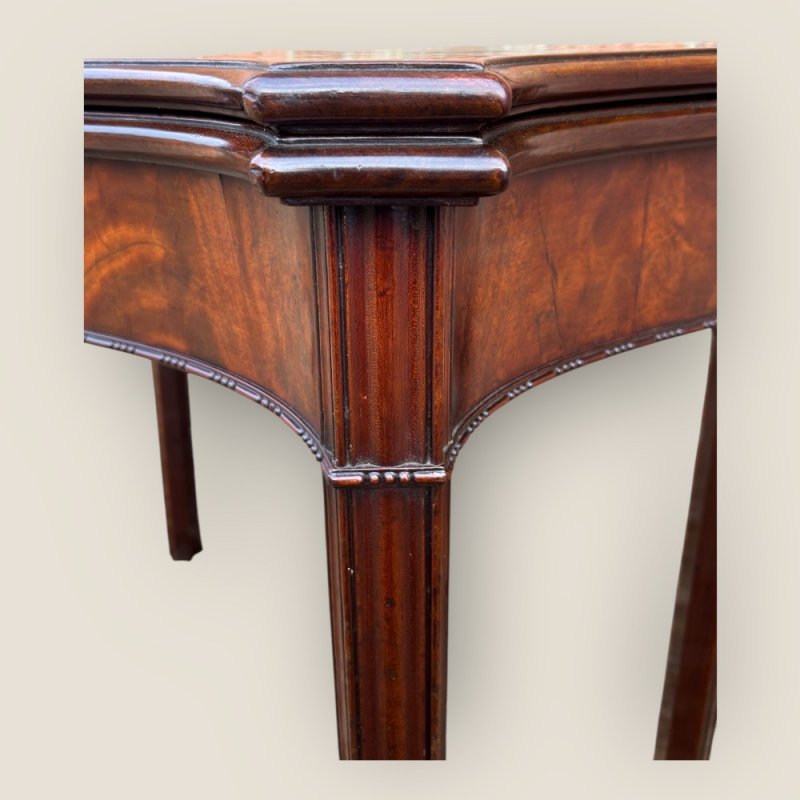 Antique Georgian 1780 Mahogany Serpentine Fronted Card Table With Green Baize