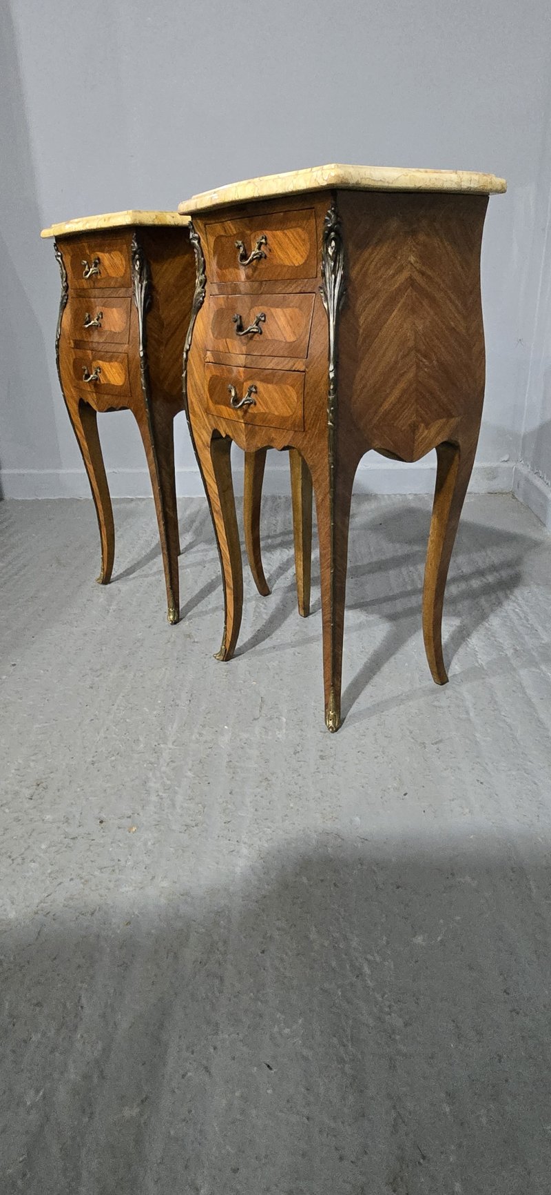 Super Pair Beside Lamp Chests of Drawers