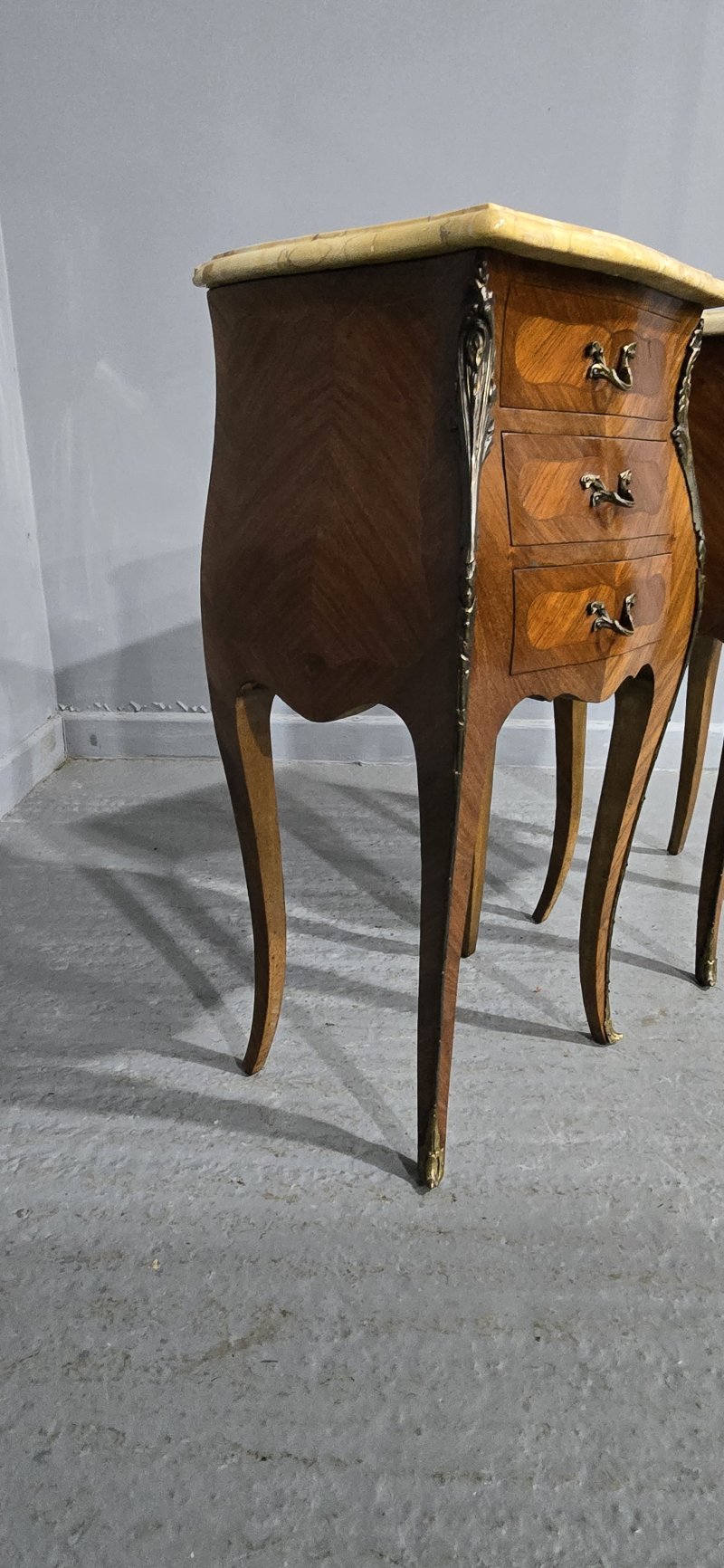 Super Pair Beside Lamp Chests of Drawers