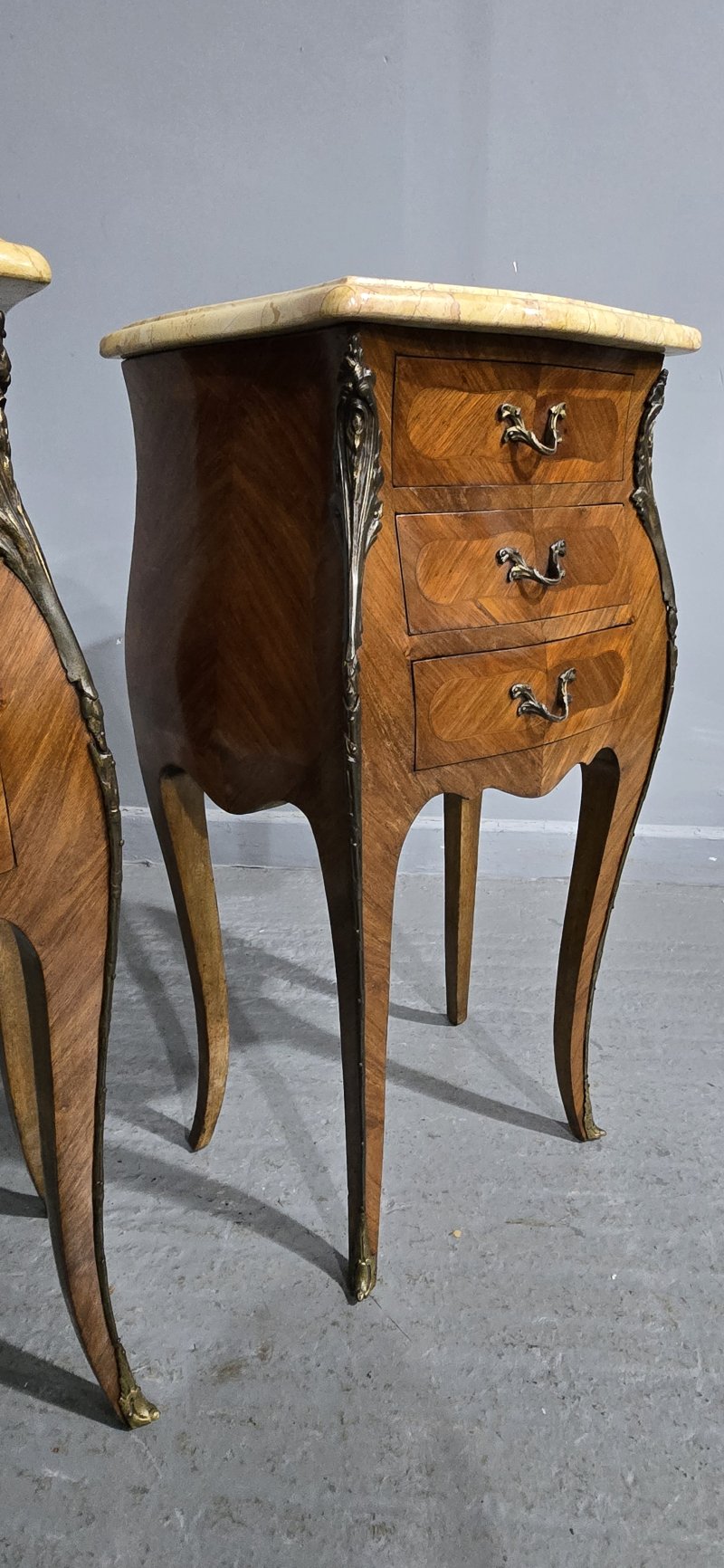 Super Pair Beside Lamp Chests of Drawers