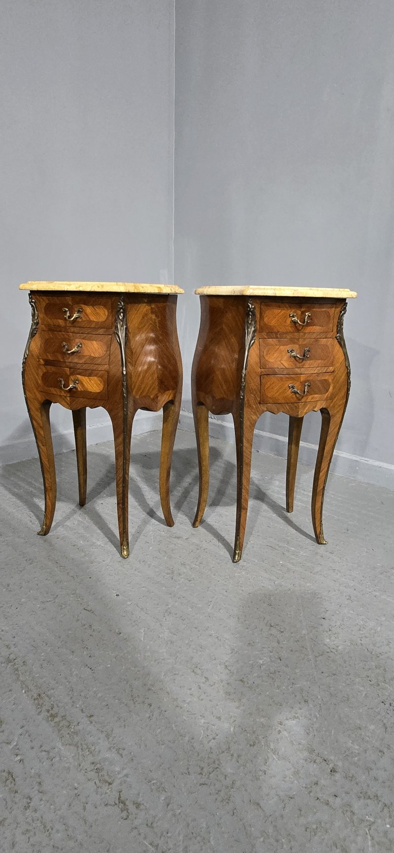 Super Pair Beside Lamp Chests of Drawers