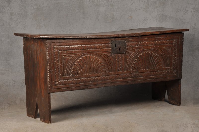 Small Early 17th Century Oak Coffer