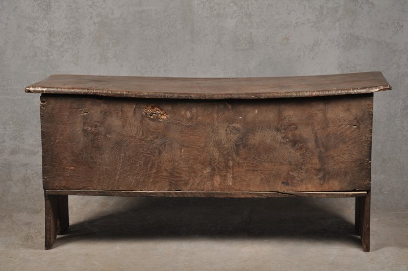 Small Early 17th Century Oak Coffer
