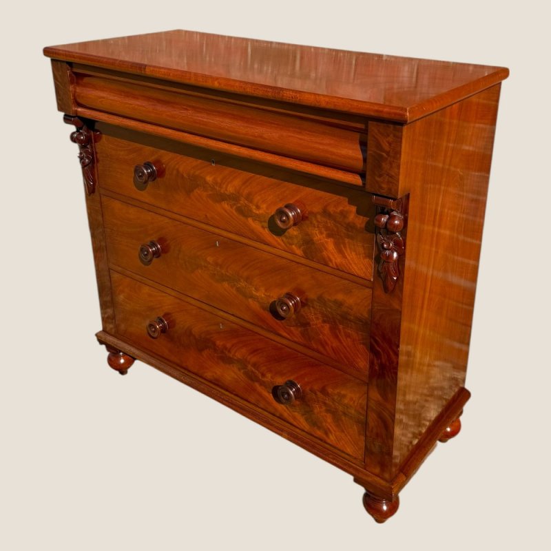 Antique Scottish Victorian Flame Mahogany Chest Of 4 Drawers With Wooden Handles
