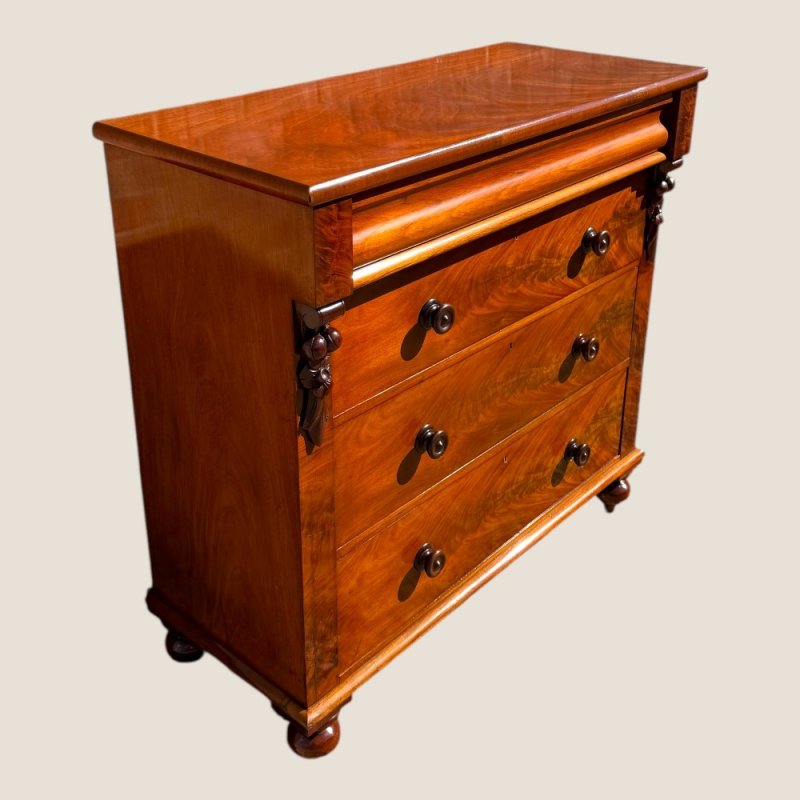 Antique Scottish Victorian Flame Mahogany Chest Of 4 Drawers With Wooden Handles