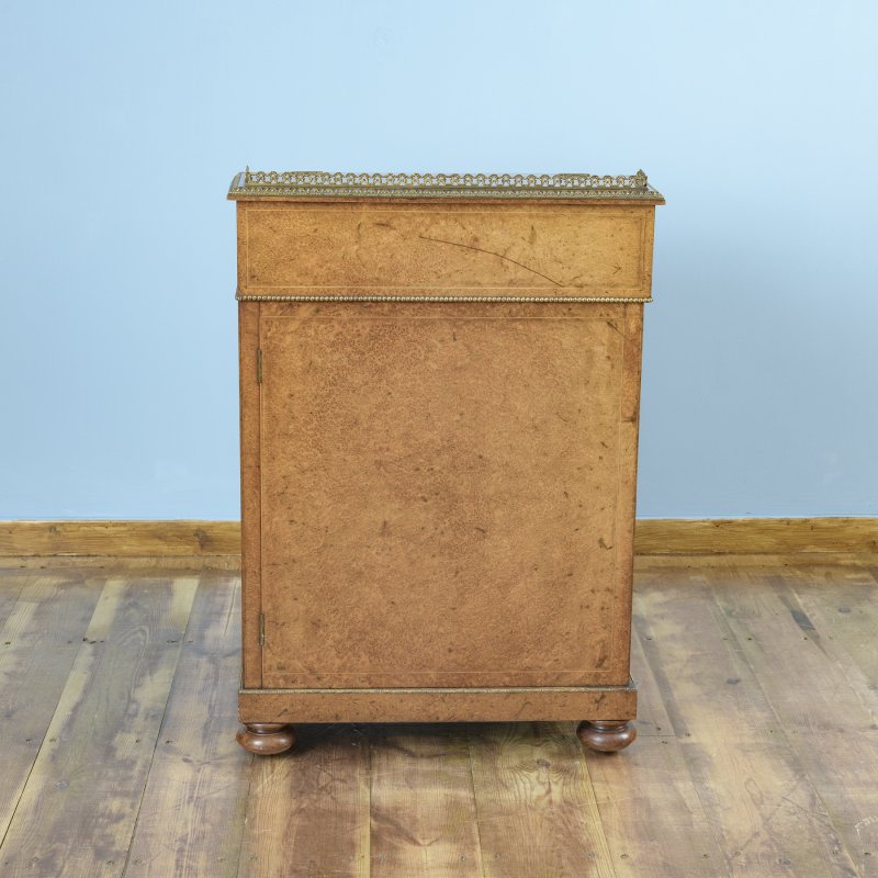 Exhibition Quality Davenport made by T.H. Filmer & Sons