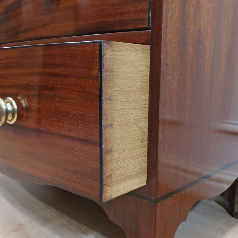 Georgian Bow Fronted Mahogany Chest of Drawers