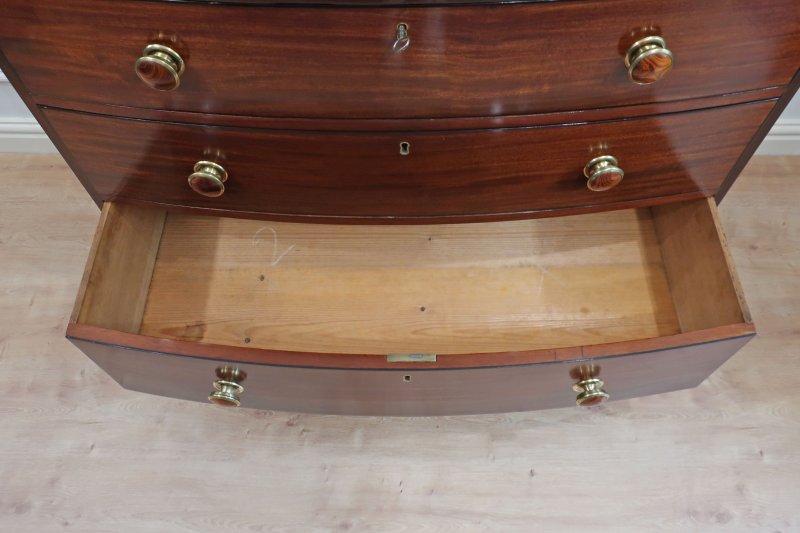 Georgian Bow Fronted Mahogany Chest of Drawers