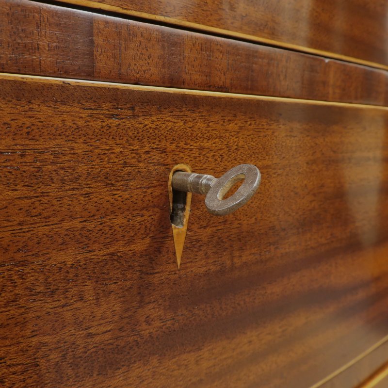 Georgian Mahogany Bow Fronted Chest of Drawers