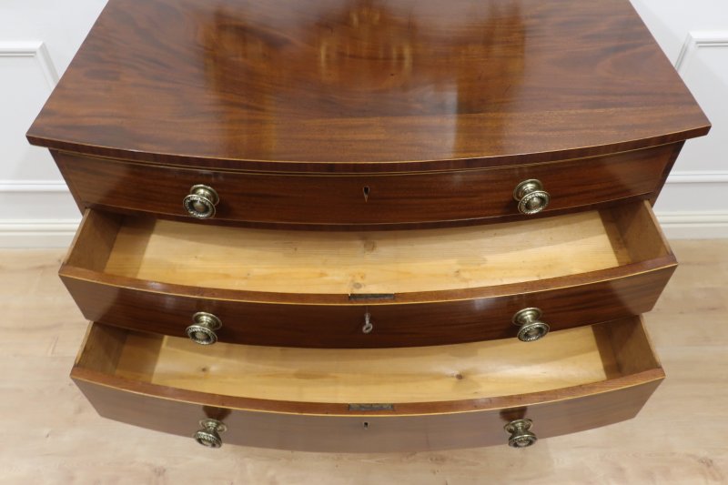 Georgian Mahogany Bow Fronted Chest of Drawers
