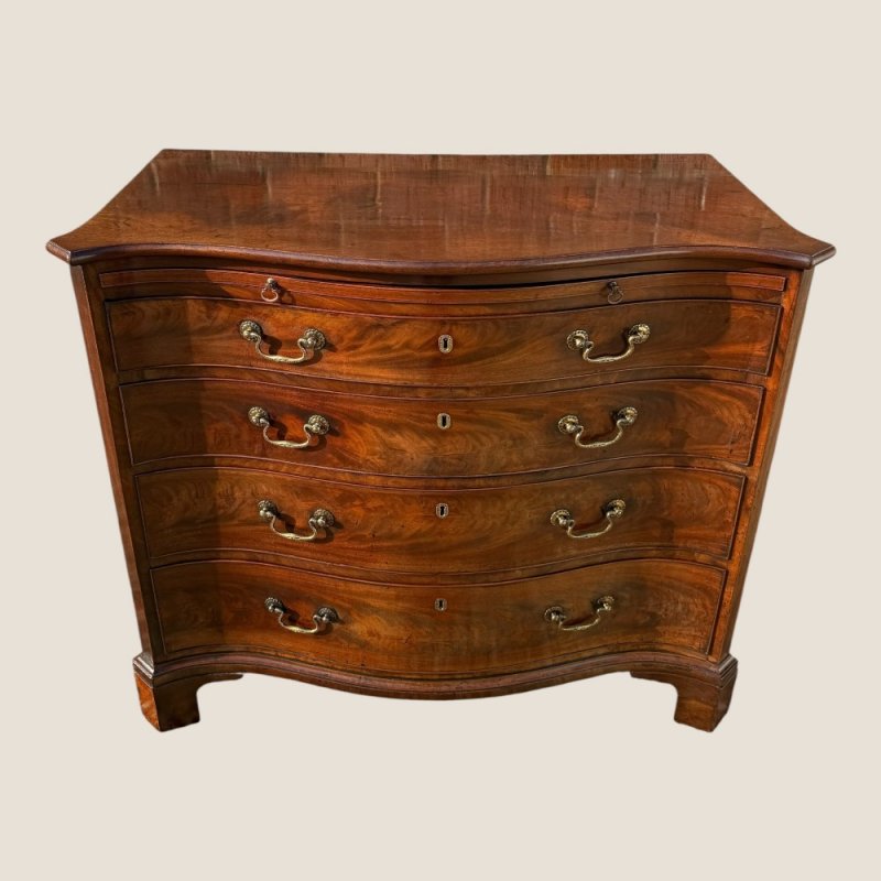 Antique Georgian 1760 Mahogany Serpentine Chest Of Drawers with Brushing Slide