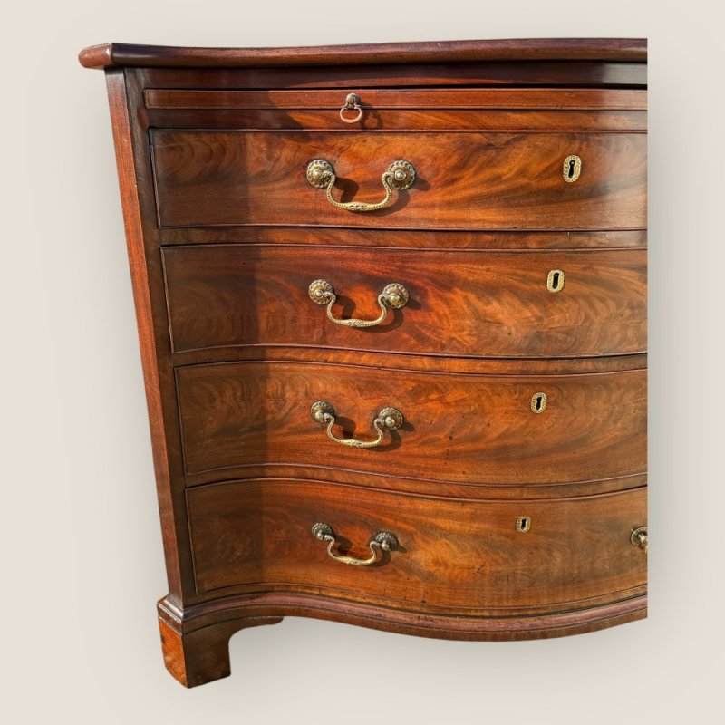 Antique Georgian 1760 Mahogany Serpentine Chest Of Drawers with Brushing Slide