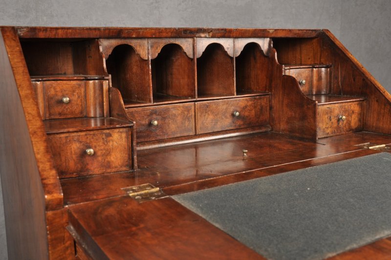 Small Early 18th Century Burr Walnut Bureau