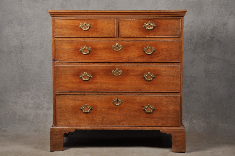 18th Century Oak Chest Of Drawers