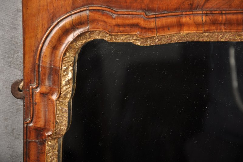 Early 18th Century Walnut & Giltwood Mirror