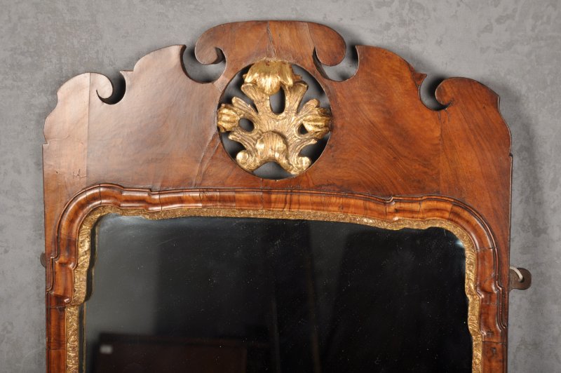 Early 18th Century Walnut & Giltwood Mirror