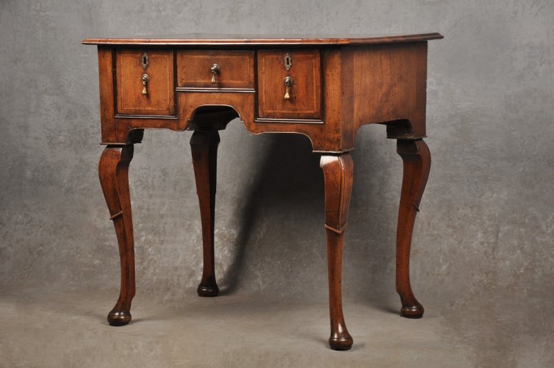 Fine Early 18th Century Walnut Lowboy