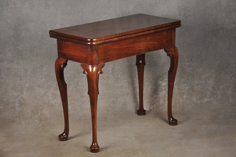 Fine 18th Century Mahogany Concertina Action Tea Table