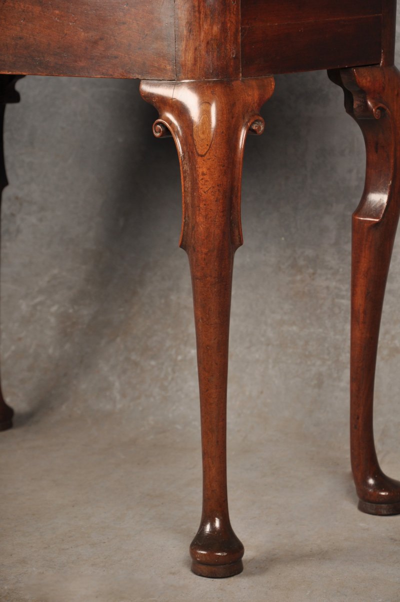 Fine 18th Century Mahogany Concertina Action Tea Table