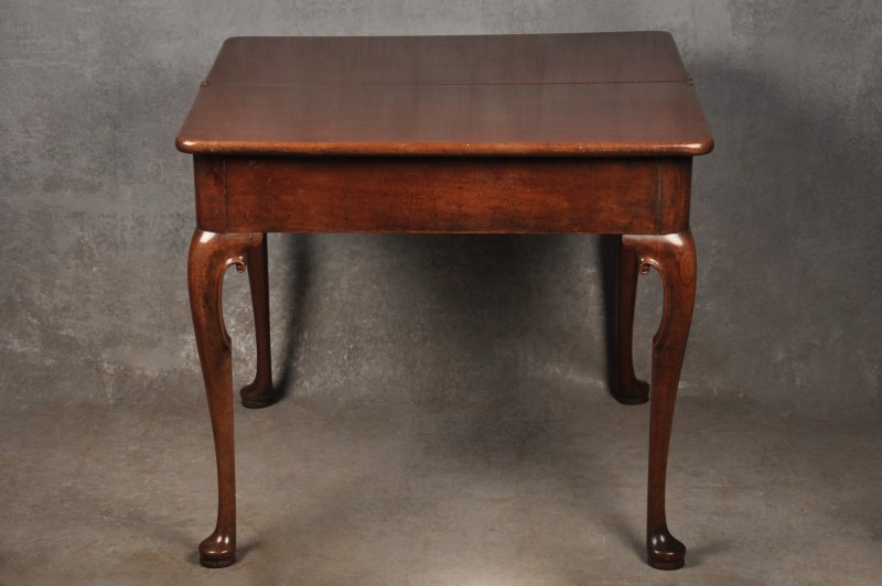 Fine 18th Century Mahogany Concertina Action Tea Table