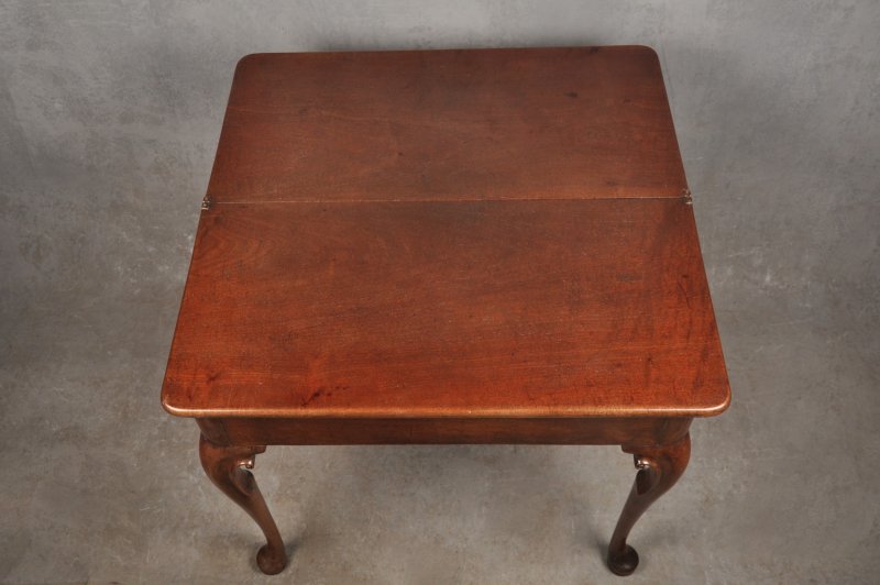 Fine 18th Century Mahogany Concertina Action Tea Table